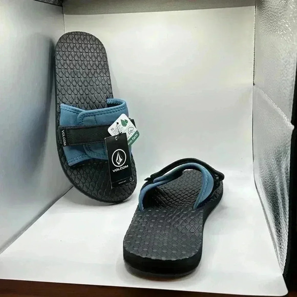 VOLCOM  SANDALS BLACK AND TEAL NWOT or box MSRP 50.00 - Picture 4 of 12
